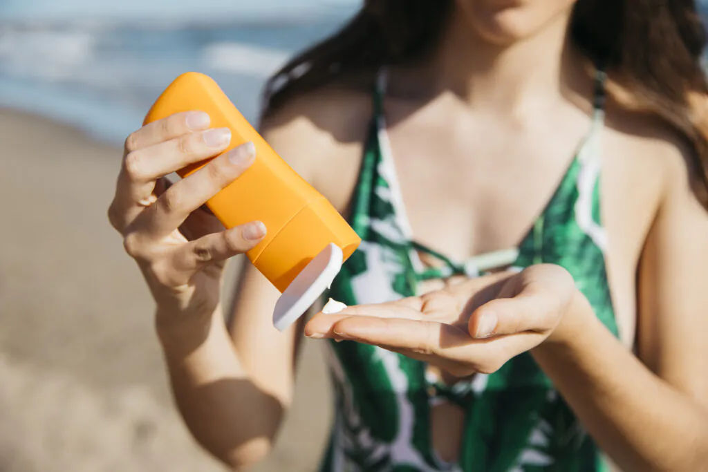 Broad-spectrum sun protection, sunscreen reapplication concept